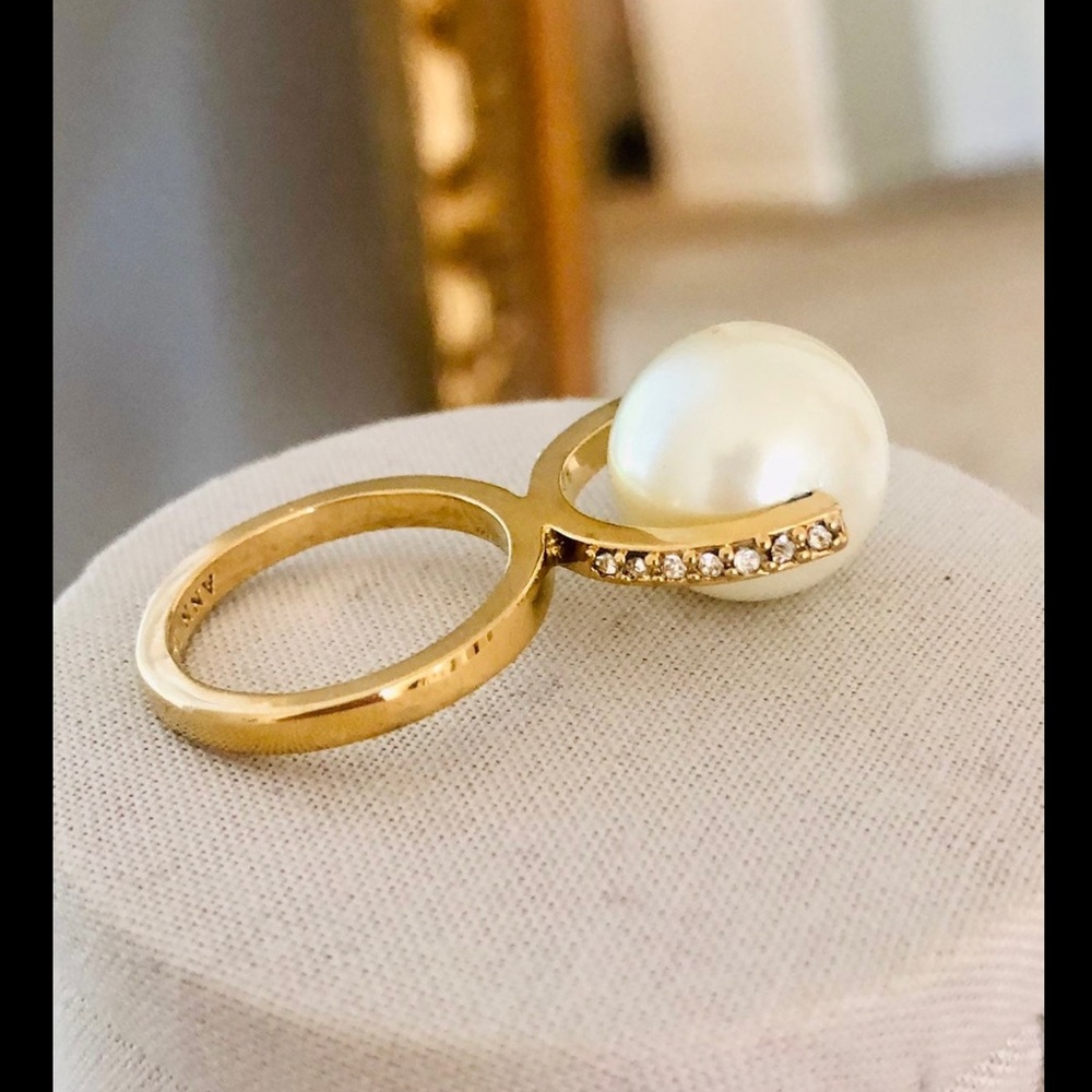 ANN TAYLOR Pearl Spinner Ring!